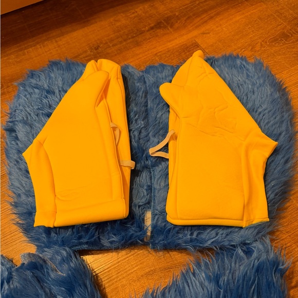 Poppy Playtime Huggy Wuggy Costume- brand new! Adult S/M - Picture 5 of 5